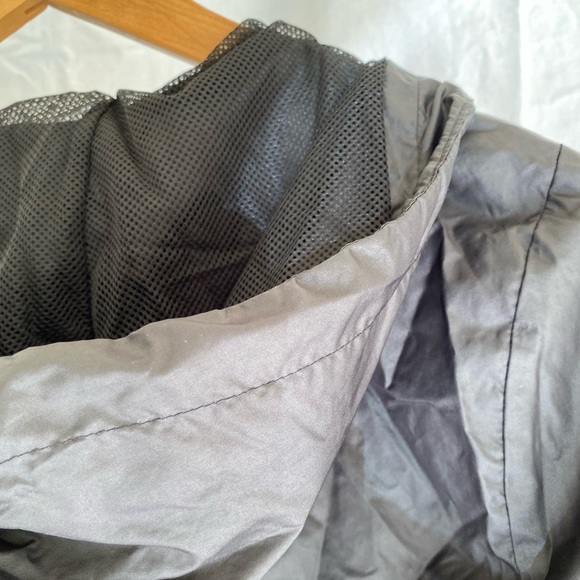 Women’s Adidas Windbreaker - Picture 9 of 12